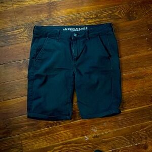 American eagle women’s Bermuda shorts size 6 super stretch x